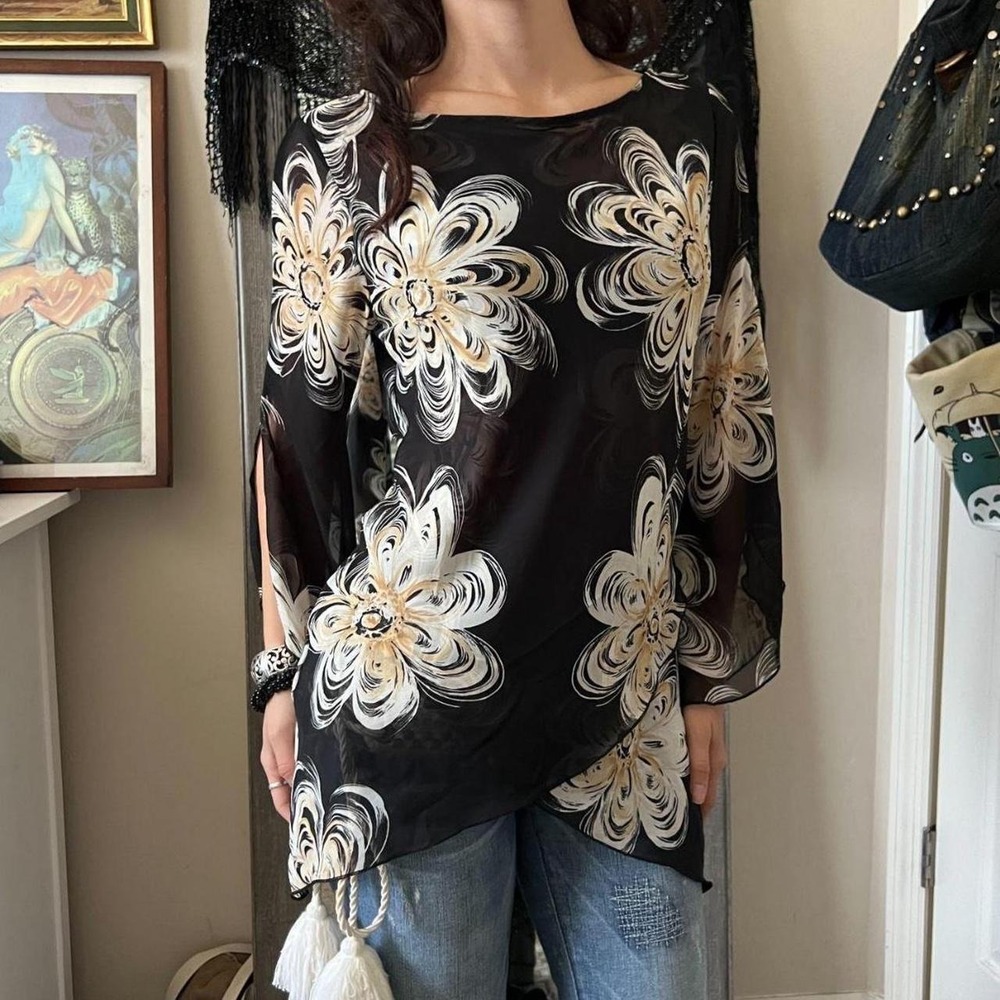 Maria Gabrielle Floral Sheer Long Sleeve Asymmetrical Hem Top Black Y2K Boho